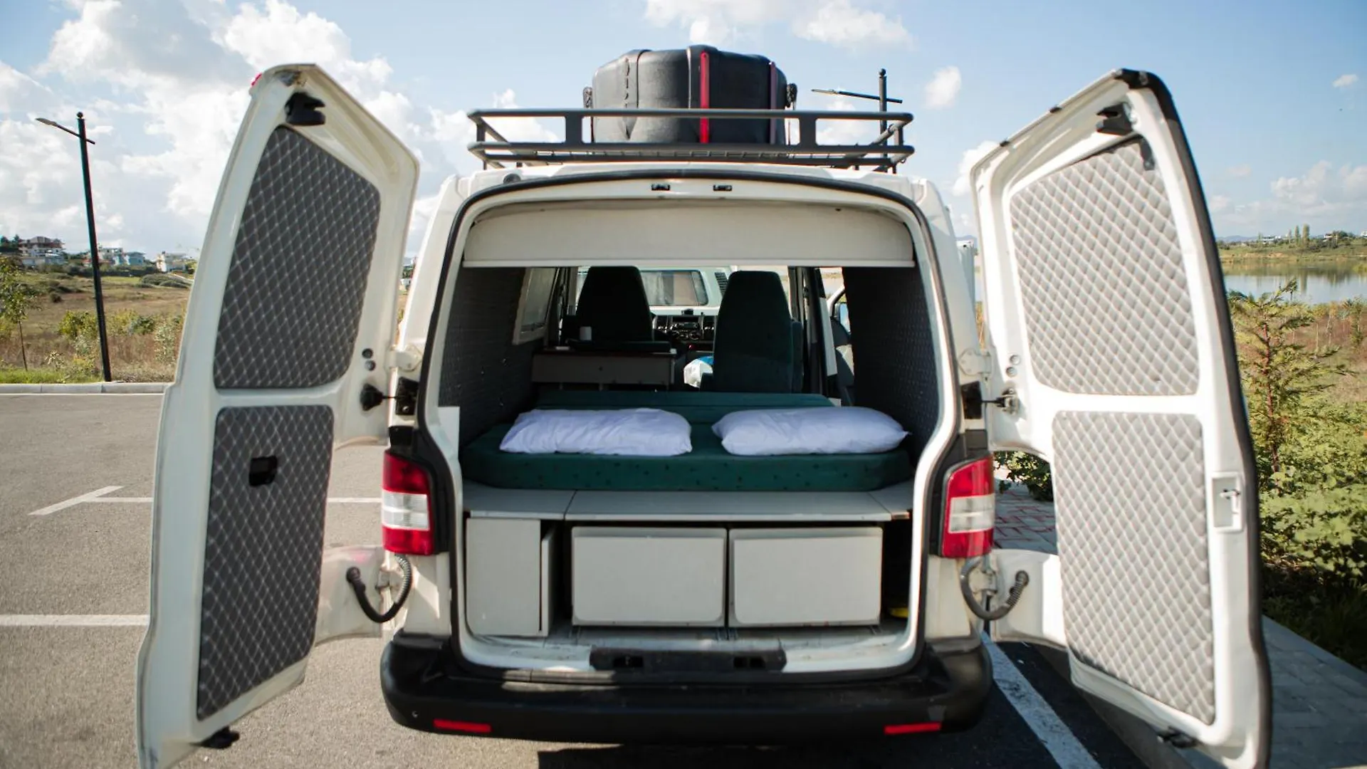 Rent Van Transporter T5 Rinas Campeggio